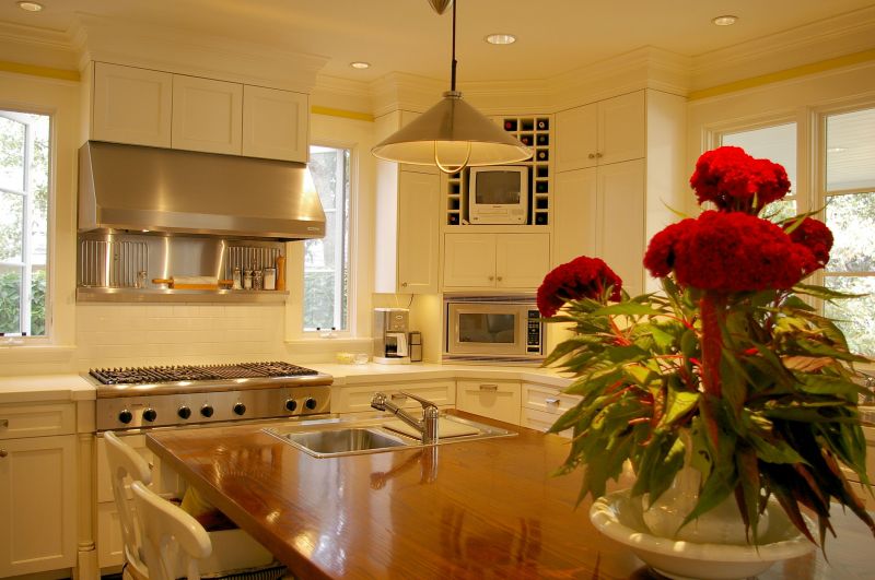Wood Countertop Staining in Waco, TX